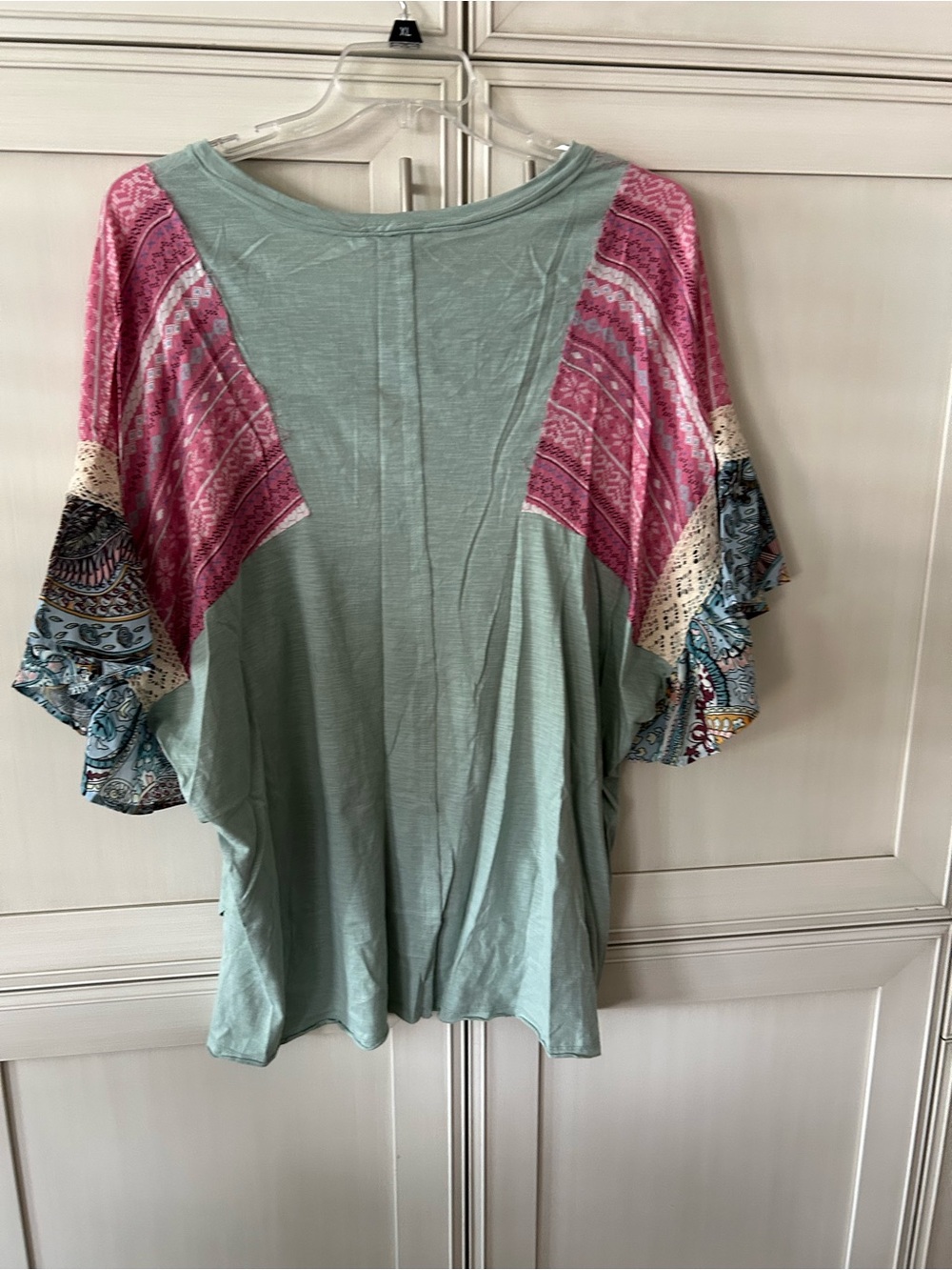 GGO Mint Green V-Neck Tunic with Pink & Multi-Print Flutter Sleeves - Picture 5 of 6